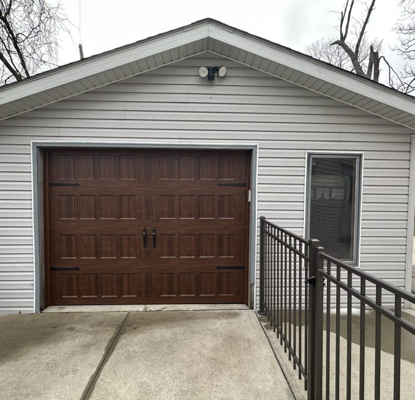 new garage door in Pleasant Prairie, garage door install in Pleasant Prairie, Pleasant Prairie garage door installation